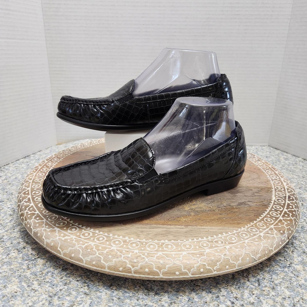 NWOT SAS Women's Black Crocodile Style Slip on Loafers 8 Narrow
